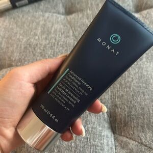 Monat advanced hydrating conditioner